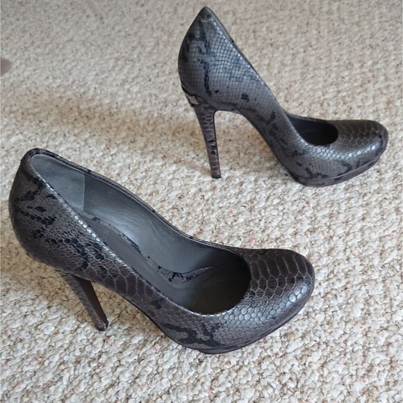 TORY BURCH Jude Pumps Snake print with silver Logo size 8M - Picture 3 of 15